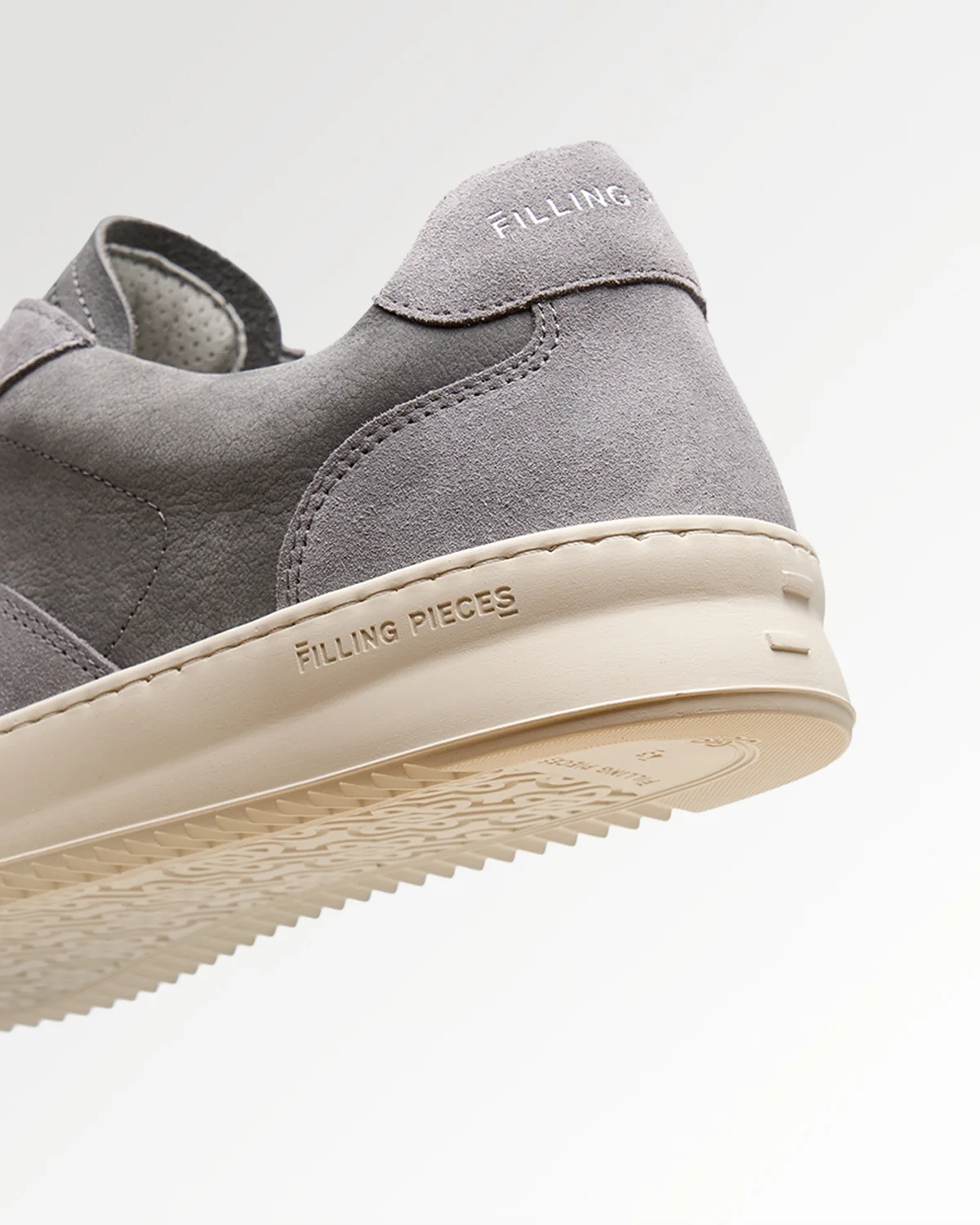 Mondo Suede Grain Grey - Image 4